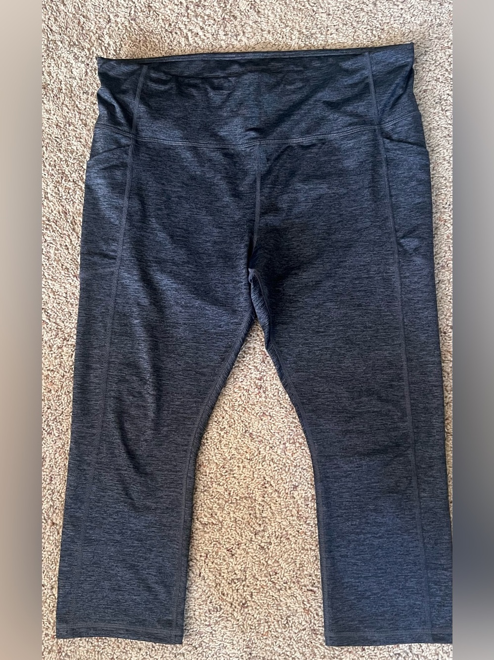 Avia Charcoal Gray cropped leggings